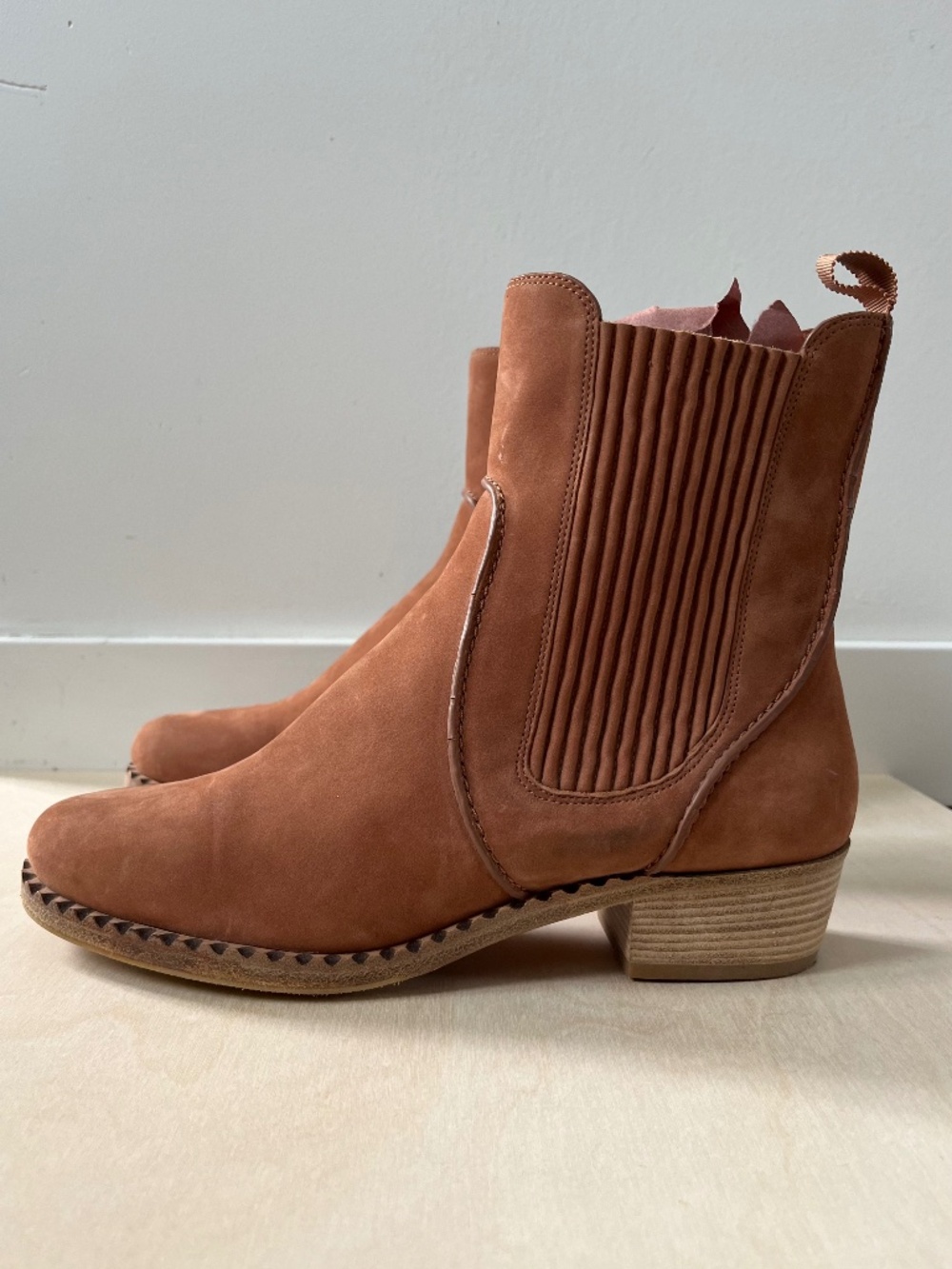 Marc by Marc Jacobs Brown Nubuck Chelsea Boots